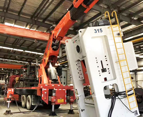 浦城县附近随车吊出租，轻松解决运输难题